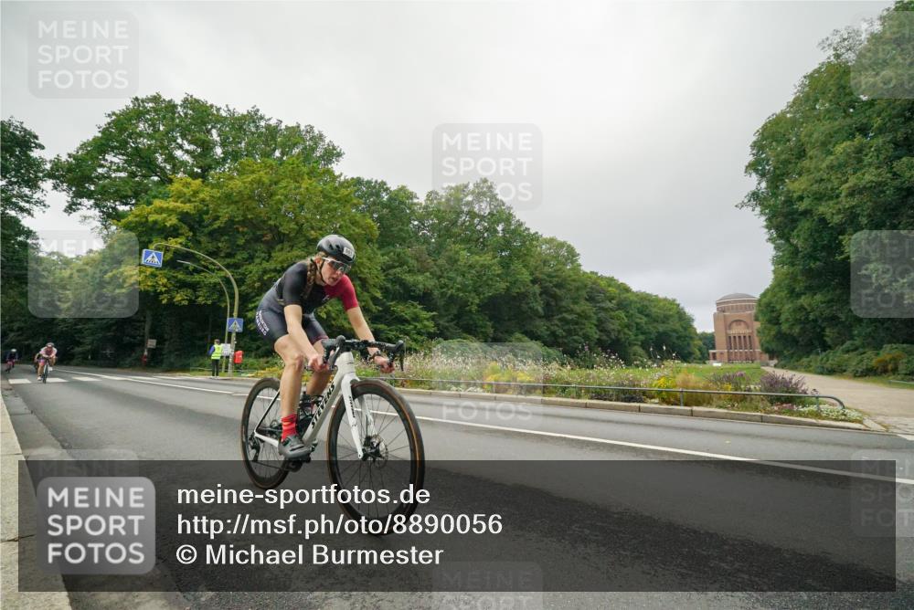 14.09.2025 - Stadtparktriathlon Michael Burmester http://msf.ph/oto/8890056 14.09.2025 09:27:02 Radfahren 477, 492, 497, 503 meine-sportfotos.de