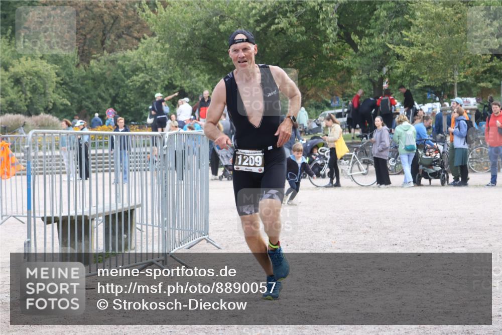 14.09.2025 - Stadtparktriathlon Strokosch-Dieckow http://msf.ph/oto/8890057 14.09.2025 12:52:21 Ziel 1174, 1194, 1209 meine-sportfotos.de