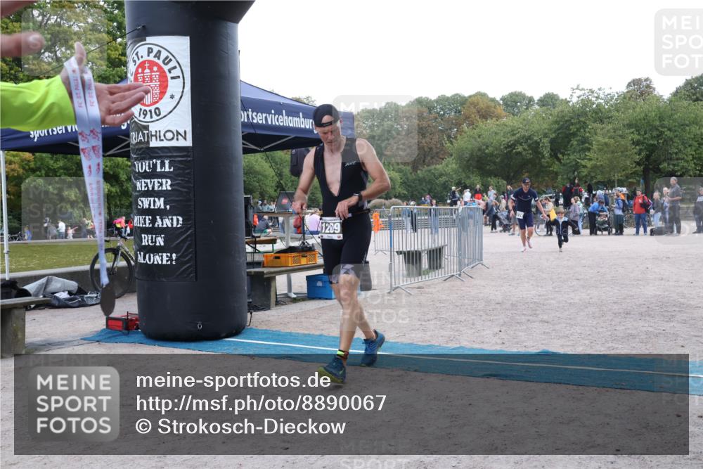 14.09.2025 - Stadtparktriathlon Strokosch-Dieckow http://msf.ph/oto/8890067 14.09.2025 12:52:23 Ziel 1174, 1194, 1209 meine-sportfotos.de