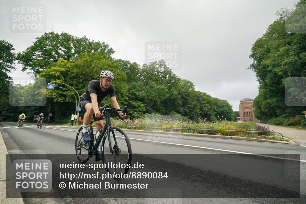 14.09.2025 - Stadtparktriathlon Michael Burmester http://msf.ph/oto/8890084 14.09.2025 09:27:47 Radfahren 380, 386, 401, 404, 445, 506 meine-sportfotos.de