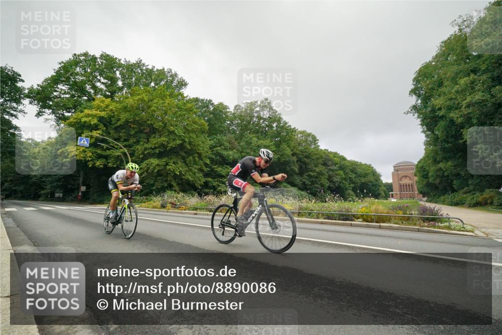 14.09.2025 - Stadtparktriathlon Michael Burmester http://msf.ph/oto/8890086 14.09.2025 09:27:48 Radfahren 380, 386, 401, 404, 445, 505, 506 meine-sportfotos.de
