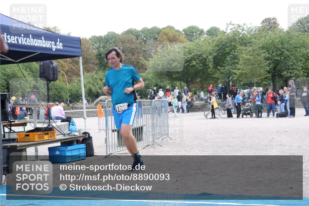 14.09.2025 - Stadtparktriathlon Strokosch-Dieckow http://msf.ph/oto/8890093 14.09.2025 12:52:32 Ziel 1098, 1174 meine-sportfotos.de