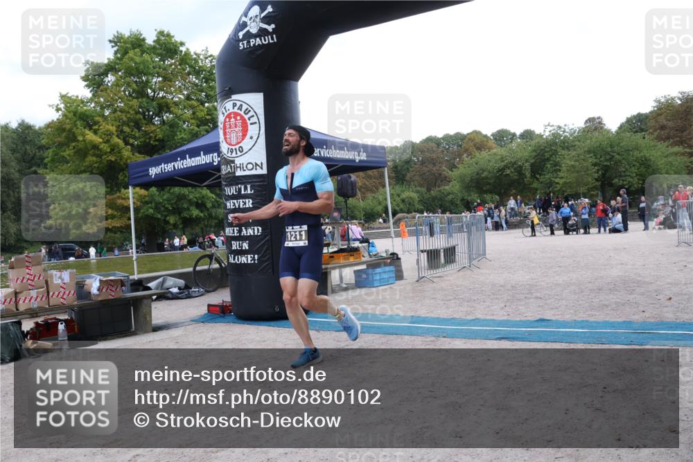 14.09.2025 - Stadtparktriathlon Strokosch-Dieckow http://msf.ph/oto/8890102 14.09.2025 12:52:59 Ziel 1211 meine-sportfotos.de