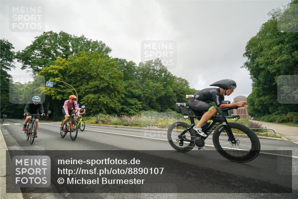 14.09.2025 - Stadtparktriathlon Michael Burmester http://msf.ph/oto/8890107 14.09.2025 09:28:28 Radfahren 311, 382, 400, 413, 414, 423, 430, 435, 448 meine-sportfotos.de