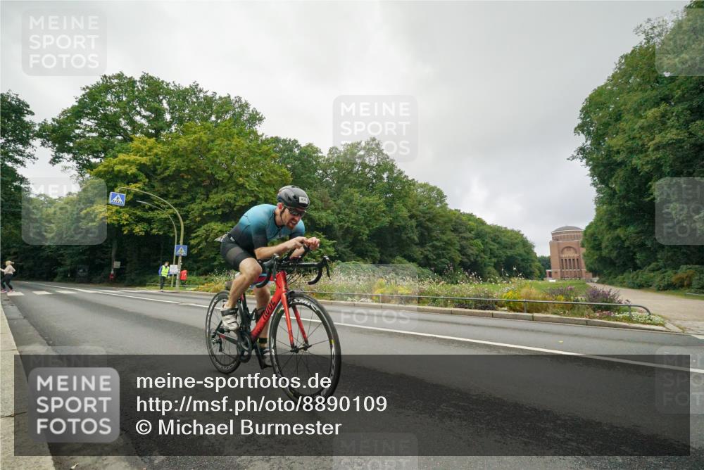 14.09.2025 - Stadtparktriathlon Michael Burmester http://msf.ph/oto/8890109 14.09.2025 09:28:31 Radfahren 311, 382, 400, 414, 423, 430, 435 meine-sportfotos.de