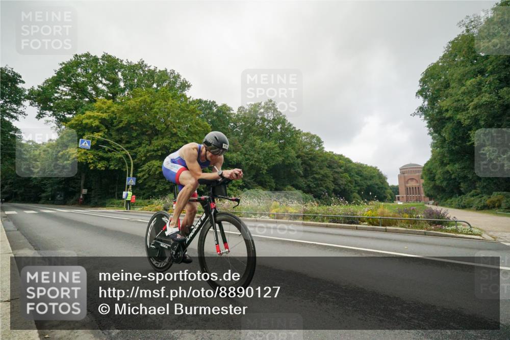 14.09.2025 - Stadtparktriathlon Michael Burmester http://msf.ph/oto/8890127 14.09.2025 09:29:16 Radfahren 408, 416, 466 meine-sportfotos.de