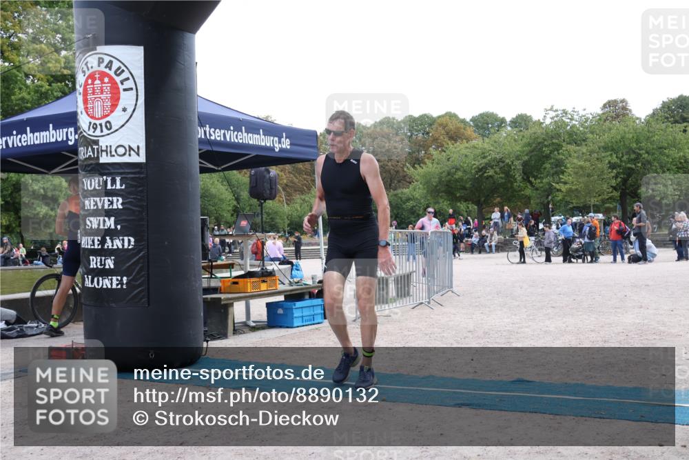 14.09.2025 - Stadtparktriathlon Strokosch-Dieckow http://msf.ph/oto/8890132 14.09.2025 12:54:21 Ziel 962, 1172, 1189 meine-sportfotos.de