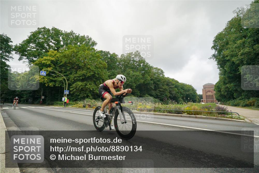 14.09.2025 - Stadtparktriathlon Michael Burmester http://msf.ph/oto/8890134 14.09.2025 09:29:27 Radfahren 406, 418, 437, 460, 462, 466, 478 meine-sportfotos.de