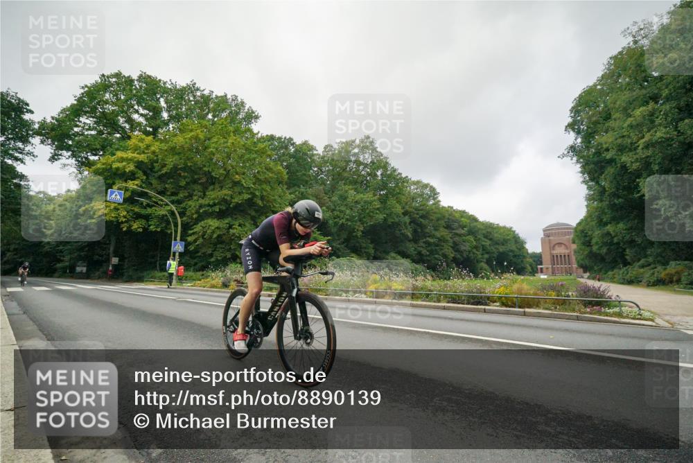 14.09.2025 - Stadtparktriathlon Michael Burmester http://msf.ph/oto/8890139 14.09.2025 09:29:33 Radfahren 418, 437, 460, 478 meine-sportfotos.de