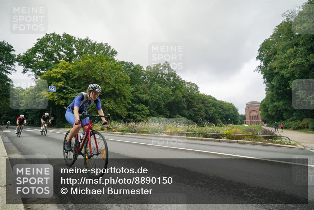 14.09.2025 - Stadtparktriathlon Michael Burmester http://msf.ph/oto/8890150 14.09.2025 09:29:58 Radfahren 394, 412, 450, 458, 484, 501 meine-sportfotos.de