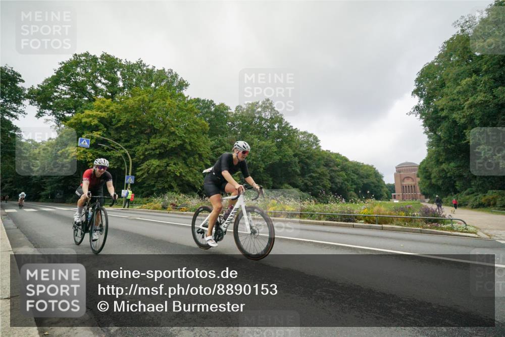 14.09.2025 - Stadtparktriathlon Michael Burmester http://msf.ph/oto/8890153 14.09.2025 09:30:00 Radfahren 394, 412, 450, 458, 484, 501 meine-sportfotos.de