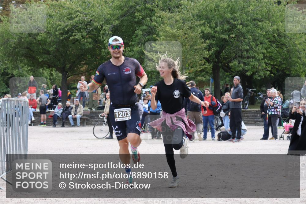14.09.2025 - Stadtparktriathlon Strokosch-Dieckow http://msf.ph/oto/8890158 14.09.2025 12:54:28 Ziel 962, 1203 meine-sportfotos.de