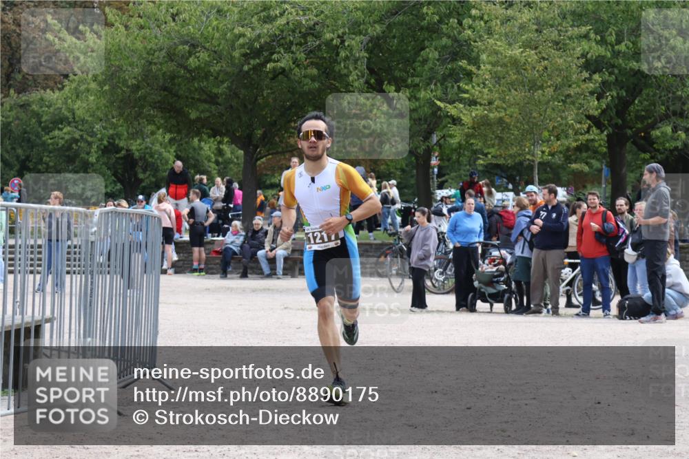 14.09.2025 - Stadtparktriathlon Strokosch-Dieckow http://msf.ph/oto/8890175 14.09.2025 12:54:44 Ziel 1217 meine-sportfotos.de