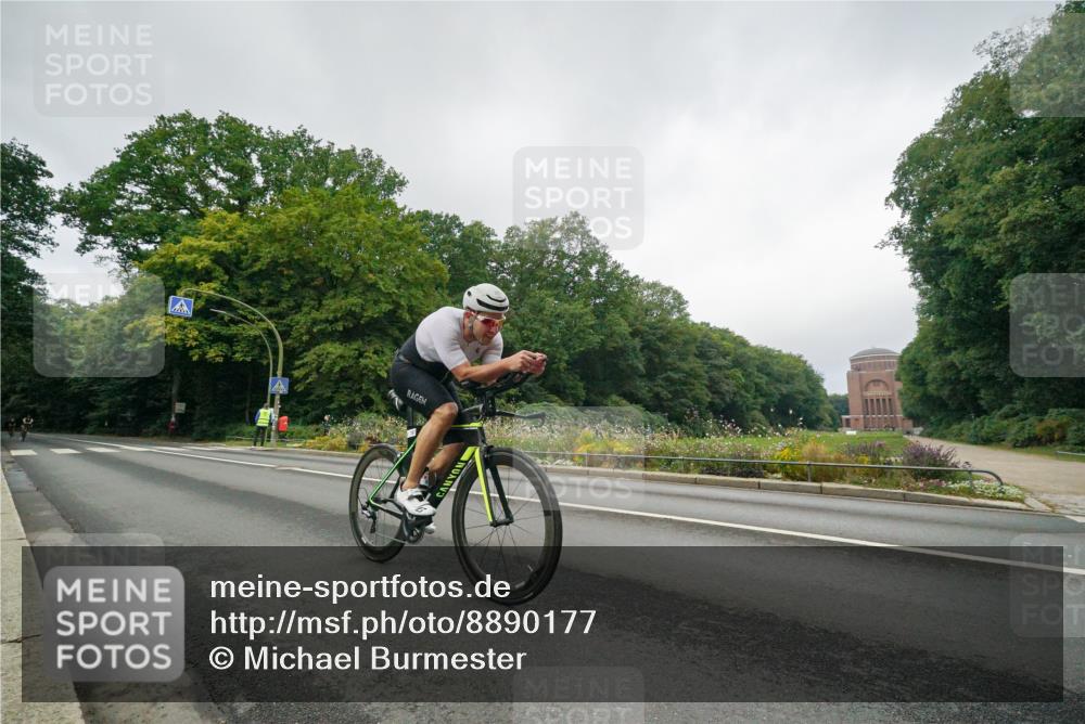 14.09.2025 - Stadtparktriathlon Michael Burmester http://msf.ph/oto/8890177 14.09.2025 09:31:32 Radfahren 397, 405, 425, 488 meine-sportfotos.de
