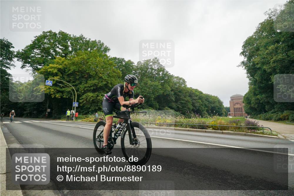 14.09.2025 - Stadtparktriathlon Michael Burmester http://msf.ph/oto/8890189 14.09.2025 09:31:59 Radfahren 431, 446, 493 meine-sportfotos.de