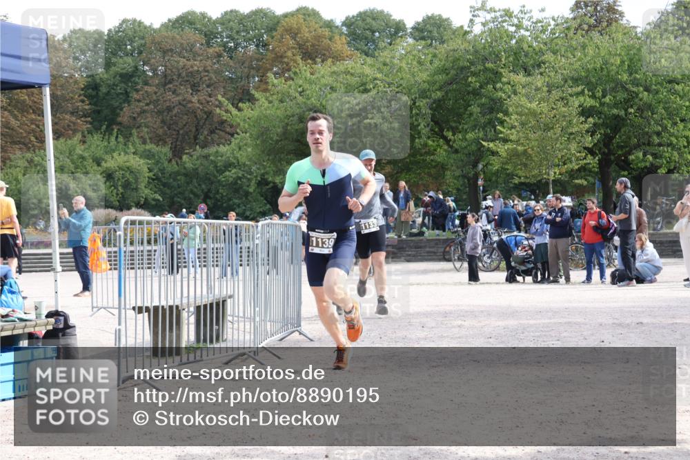 14.09.2025 - Stadtparktriathlon Strokosch-Dieckow http://msf.ph/oto/8890195 14.09.2025 12:54:56 Ziel 1133, 1139 meine-sportfotos.de