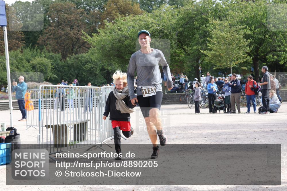 14.09.2025 - Stadtparktriathlon Strokosch-Dieckow http://msf.ph/oto/8890205 14.09.2025 12:54:58 Ziel 1133, 1139 meine-sportfotos.de
