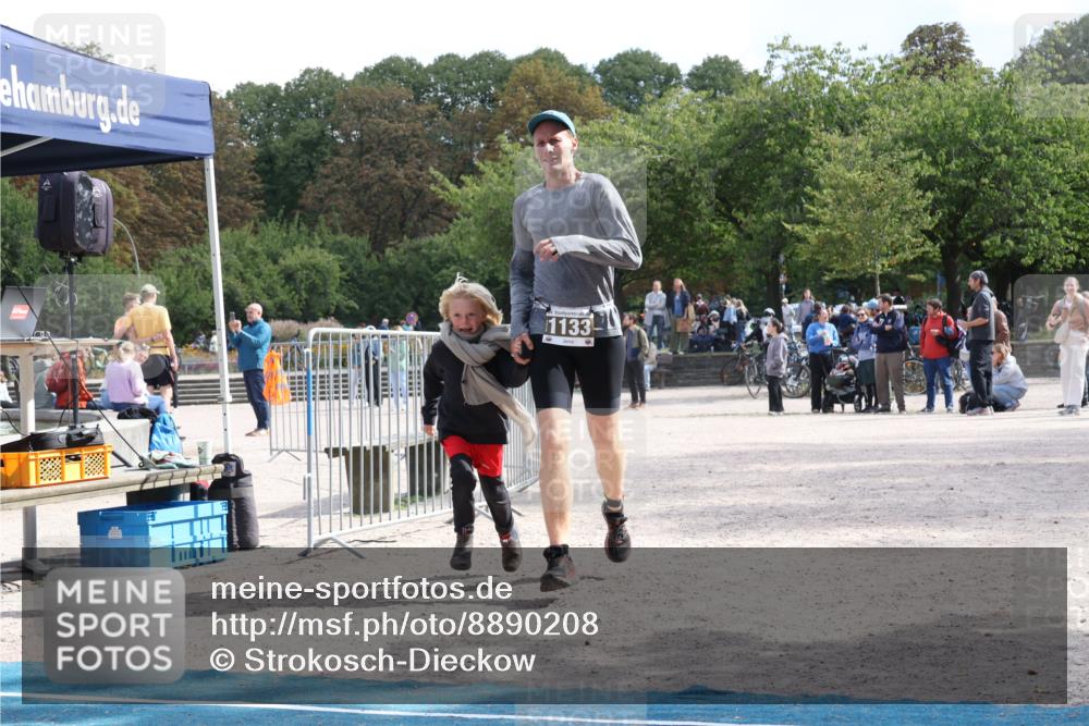 14.09.2025 - Stadtparktriathlon Strokosch-Dieckow http://msf.ph/oto/8890208 14.09.2025 12:54:59 Ziel 1133, 1139 meine-sportfotos.de