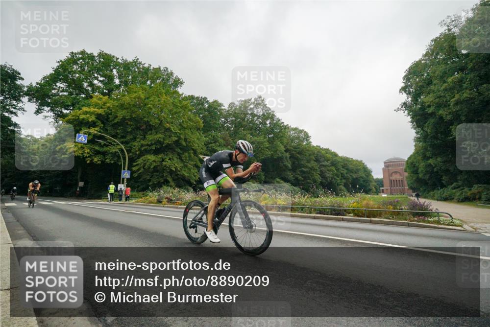 14.09.2025 - Stadtparktriathlon Michael Burmester http://msf.ph/oto/8890209 14.09.2025 09:32:52 Radfahren 381, 389, 419, 440, 471, 475 meine-sportfotos.de