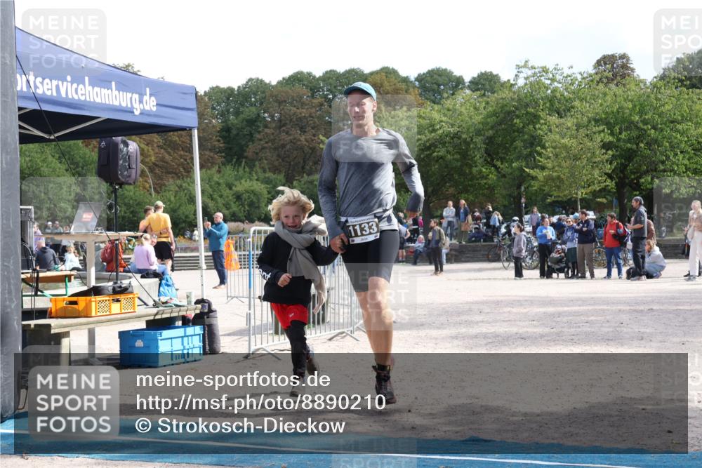 14.09.2025 - Stadtparktriathlon Strokosch-Dieckow http://msf.ph/oto/8890210 14.09.2025 12:54:59 Ziel 1133, 1139 meine-sportfotos.de