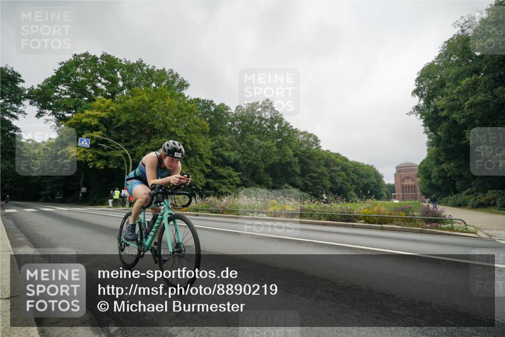 14.09.2025 - Stadtparktriathlon Michael Burmester http://msf.ph/oto/8890219 14.09.2025 09:33:02 Radfahren 454, 475, 481, 483 meine-sportfotos.de