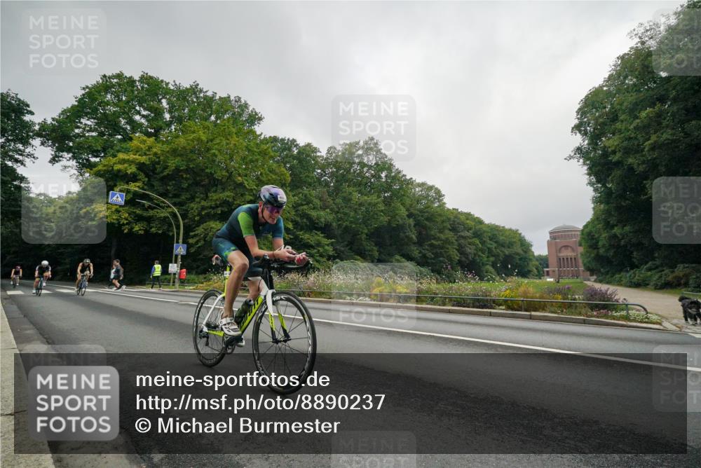 14.09.2025 - Stadtparktriathlon Michael Burmester http://msf.ph/oto/8890237 14.09.2025 09:33:30 Radfahren 420, 443, 447, 459, 486, 495 meine-sportfotos.de