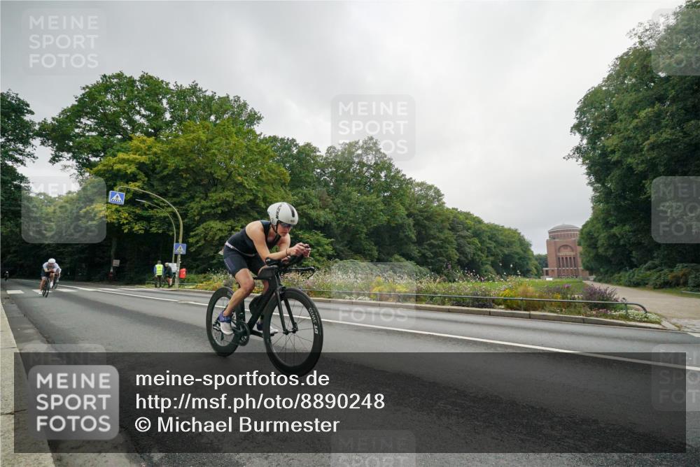 14.09.2025 - Stadtparktriathlon Michael Burmester http://msf.ph/oto/8890248 14.09.2025 09:33:51 Radfahren 379, 439, 442, 473 meine-sportfotos.de