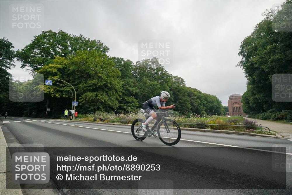 14.09.2025 - Stadtparktriathlon Michael Burmester http://msf.ph/oto/8890253 14.09.2025 09:33:54 Radfahren 379, 439, 442, 473, 503 meine-sportfotos.de