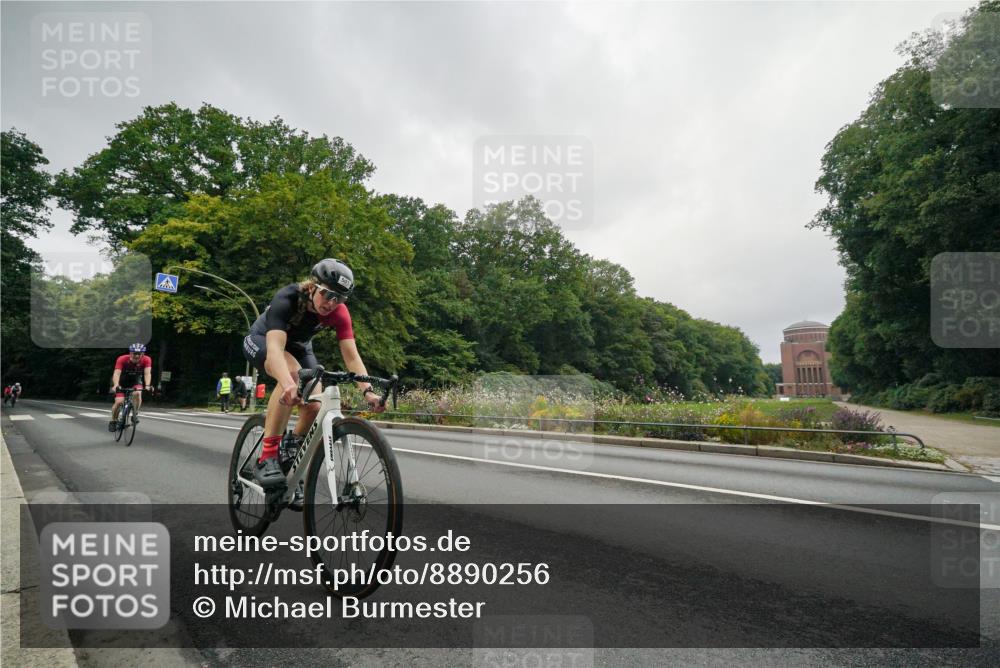 14.09.2025 - Stadtparktriathlon Michael Burmester http://msf.ph/oto/8890256 14.09.2025 09:34:03 Radfahren 395, 415, 469, 503 meine-sportfotos.de