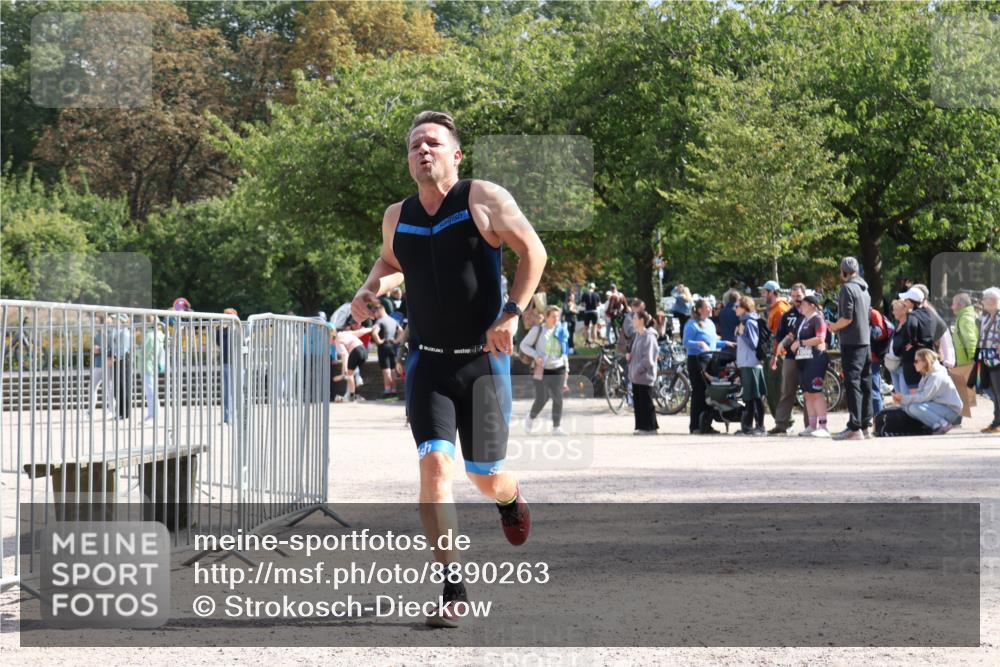 14.09.2025 - Stadtparktriathlon Strokosch-Dieckow http://msf.ph/oto/8890263 14.09.2025 12:56:11 Ziel 1121 meine-sportfotos.de