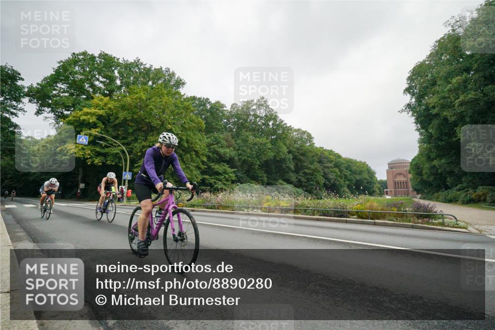 14.09.2025 - Stadtparktriathlon Michael Burmester http://msf.ph/oto/8890280 14.09.2025 09:34:51 Radfahren 383, 386, 393, 438, 477, 492 meine-sportfotos.de