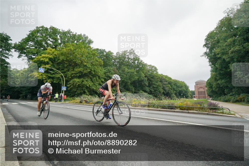 14.09.2025 - Stadtparktriathlon Michael Burmester http://msf.ph/oto/8890282 14.09.2025 09:34:51 Radfahren 383, 386, 393, 438, 477, 492 meine-sportfotos.de
