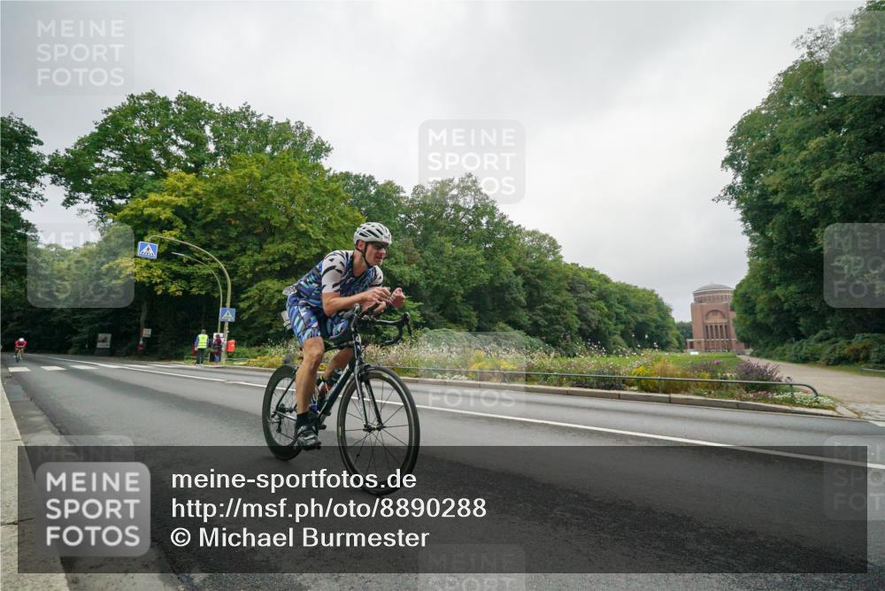 14.09.2025 - Stadtparktriathlon Michael Burmester http://msf.ph/oto/8890288 14.09.2025 09:34:57 Radfahren 383, 386, 393 meine-sportfotos.de