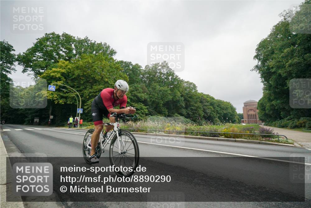 14.09.2025 - Stadtparktriathlon Michael Burmester http://msf.ph/oto/8890290 14.09.2025 09:35:01 Radfahren 383, 393, 456 meine-sportfotos.de