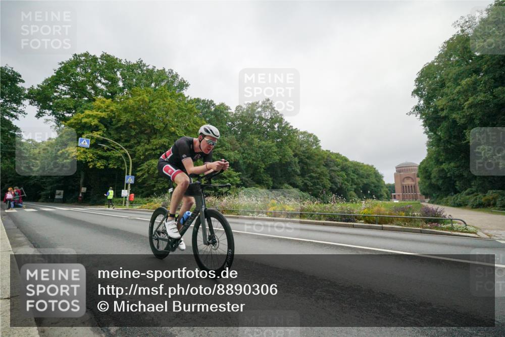 14.09.2025 - Stadtparktriathlon Michael Burmester http://msf.ph/oto/8890306 14.09.2025 09:35:24 Radfahren 398, 494 meine-sportfotos.de