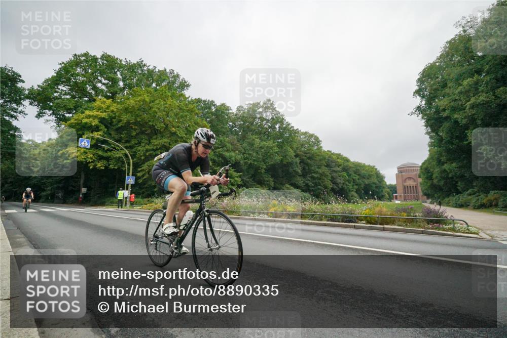 14.09.2025 - Stadtparktriathlon Michael Burmester http://msf.ph/oto/8890335 14.09.2025 09:36:09 Radfahren 448, 466, 485, 504 meine-sportfotos.de
