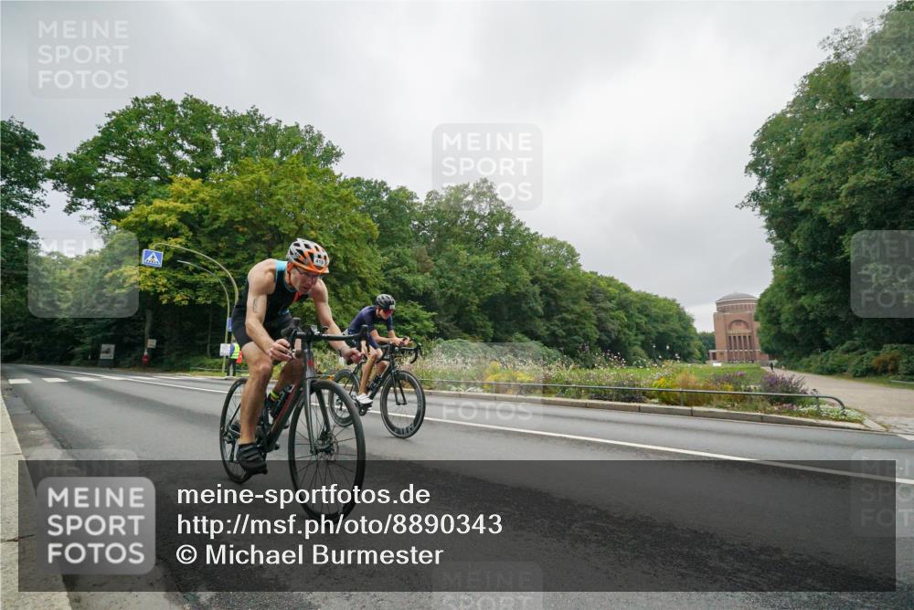 14.09.2025 - Stadtparktriathlon Michael Burmester http://msf.ph/oto/8890343 14.09.2025 09:36:47 Radfahren 418, 437 meine-sportfotos.de