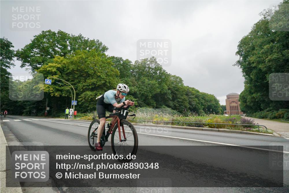 14.09.2025 - Stadtparktriathlon Michael Burmester http://msf.ph/oto/8890348 14.09.2025 09:37:02 Radfahren 423, 484, 500, 501 meine-sportfotos.de