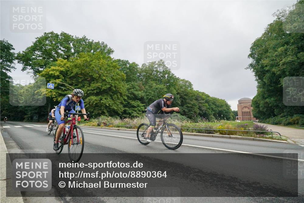14.09.2025 - Stadtparktriathlon Michael Burmester http://msf.ph/oto/8890364 14.09.2025 09:38:20 Radfahren 391, 421, 453, 458 meine-sportfotos.de