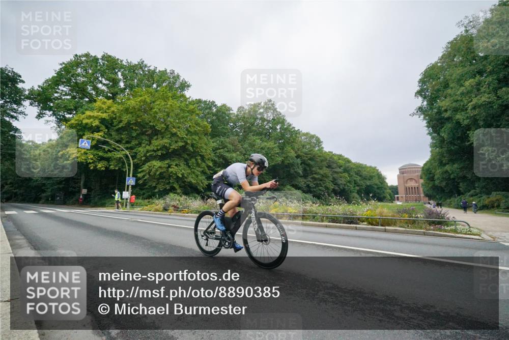 14.09.2025 - Stadtparktriathlon Michael Burmester http://msf.ph/oto/8890385 14.09.2025 09:39:46 Radfahren 471 meine-sportfotos.de