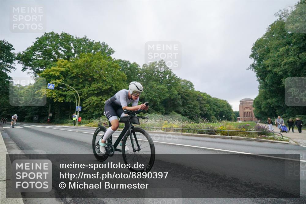 14.09.2025 - Stadtparktriathlon Michael Burmester http://msf.ph/oto/8890397 14.09.2025 09:40:23 Radfahren 443, 447, 473, 475, 481, 483, 486 meine-sportfotos.de