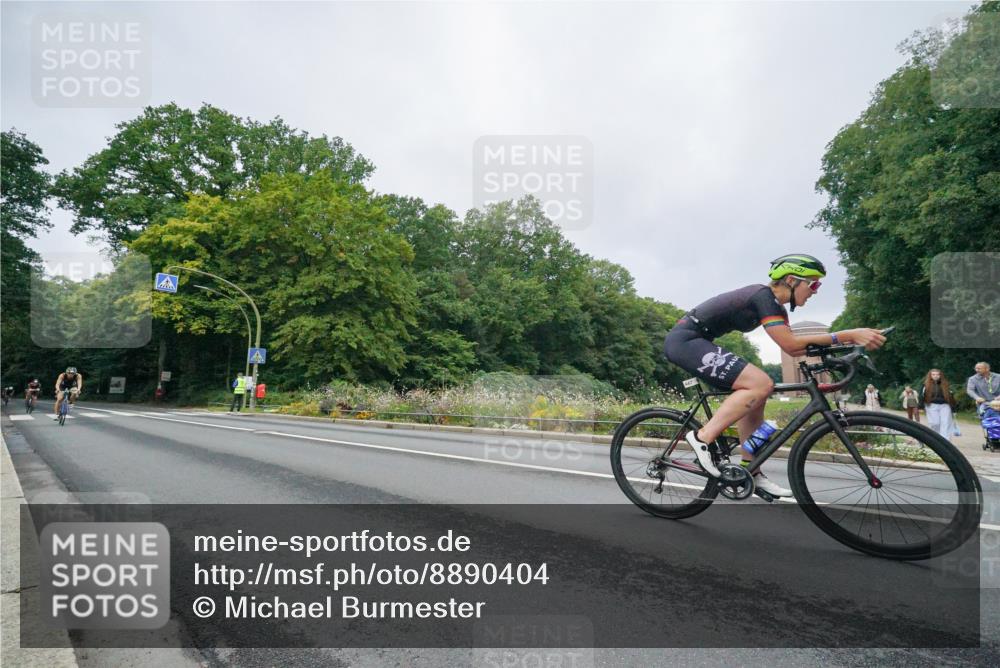 14.09.2025 - Stadtparktriathlon Michael Burmester http://msf.ph/oto/8890404 14.09.2025 09:40:29 Radfahren 443, 446, 447, 475, 483, 486, 495 meine-sportfotos.de