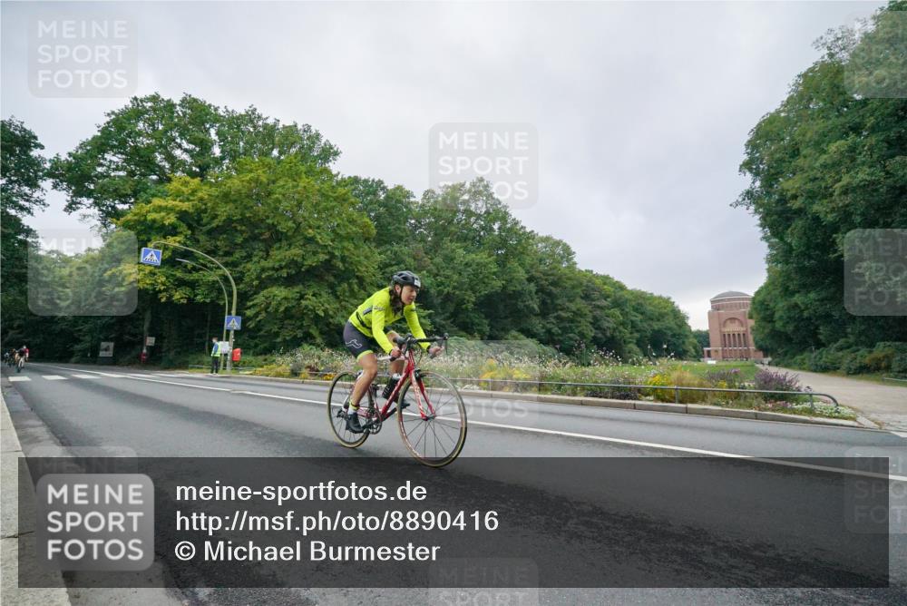 14.09.2025 - Stadtparktriathlon Michael Burmester http://msf.ph/oto/8890416 14.09.2025 09:41:02 Radfahren 420, 442, 452, 469, 472, 503 meine-sportfotos.de