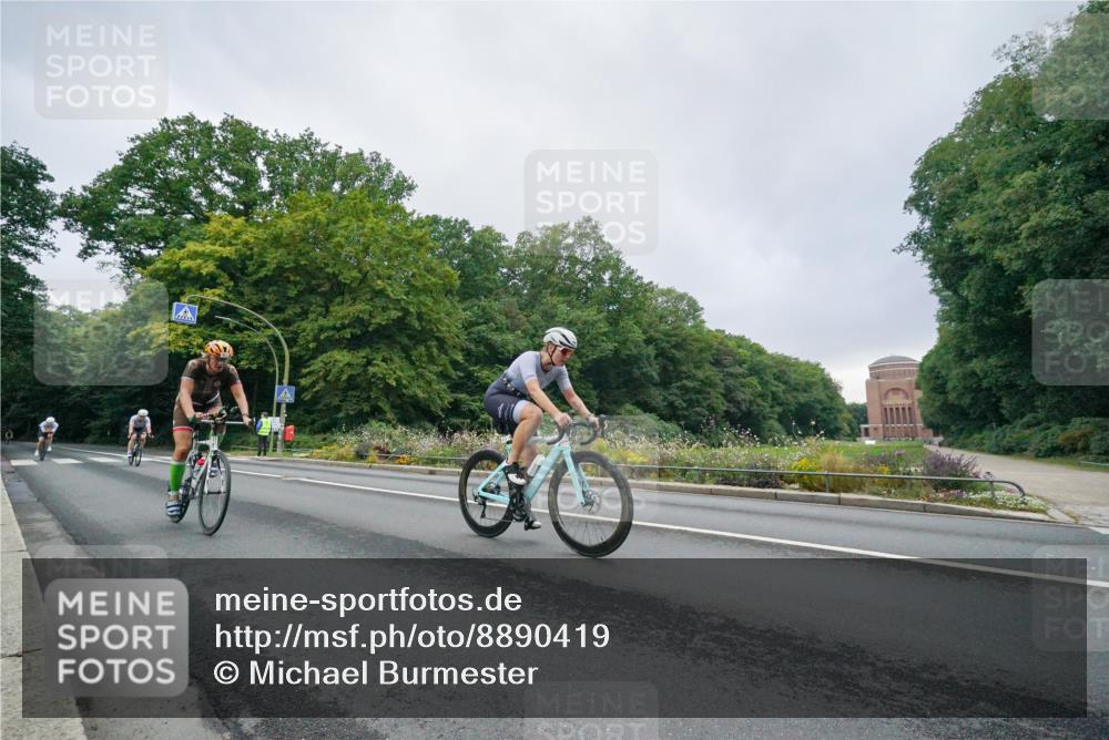 14.09.2025 - Stadtparktriathlon Michael Burmester http://msf.ph/oto/8890419 14.09.2025 09:41:08 Radfahren 439, 452, 459, 469, 472, 503 meine-sportfotos.de