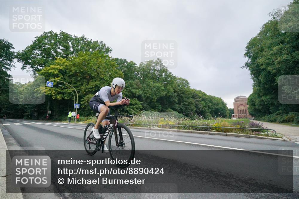 14.09.2025 - Stadtparktriathlon Michael Burmester http://msf.ph/oto/8890424 14.09.2025 09:41:10 Radfahren 439, 452, 459, 469, 472 meine-sportfotos.de