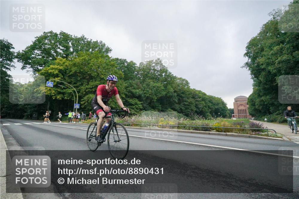 14.09.2025 - Stadtparktriathlon Michael Burmester http://msf.ph/oto/8890431 14.09.2025 09:42:03 Radfahren 395 meine-sportfotos.de