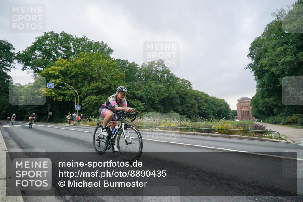 14.09.2025 - Stadtparktriathlon Michael Burmester http://msf.ph/oto/8890435 14.09.2025 09:42:18 Radfahren 415, 438, 460, 462, 479, 497 meine-sportfotos.de