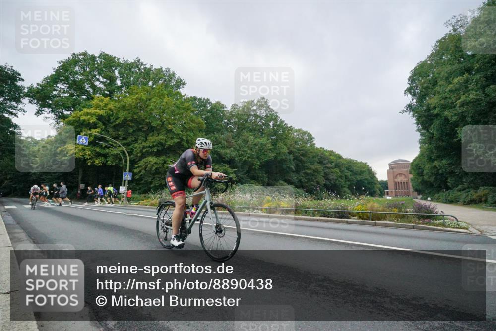 14.09.2025 - Stadtparktriathlon Michael Burmester http://msf.ph/oto/8890438 14.09.2025 09:42:21 Radfahren 438, 460, 462, 479, 497 meine-sportfotos.de