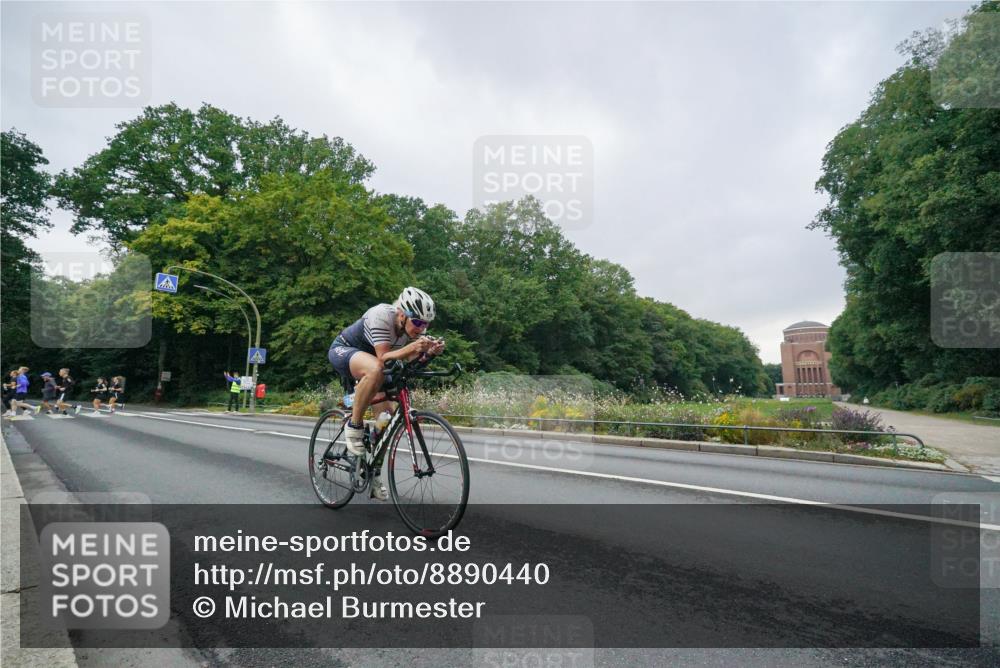 14.09.2025 - Stadtparktriathlon Michael Burmester http://msf.ph/oto/8890440 14.09.2025 09:42:23 Radfahren 438, 460, 479, 492, 497 meine-sportfotos.de