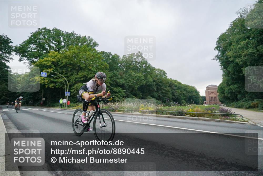 14.09.2025 - Stadtparktriathlon Michael Burmester http://msf.ph/oto/8890445 14.09.2025 09:42:43 Radfahren 445, 463, 466, 477, 478, 506 meine-sportfotos.de